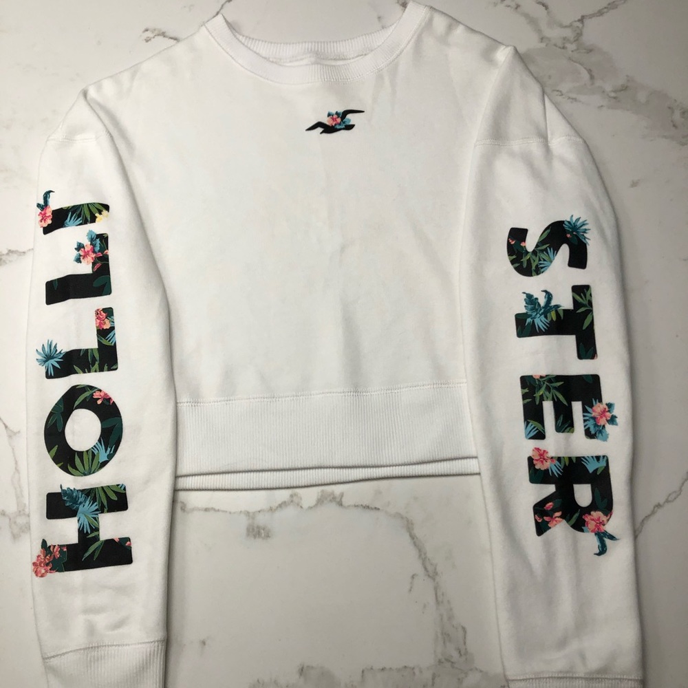 Hollister pull over cropped sweatshirt✨